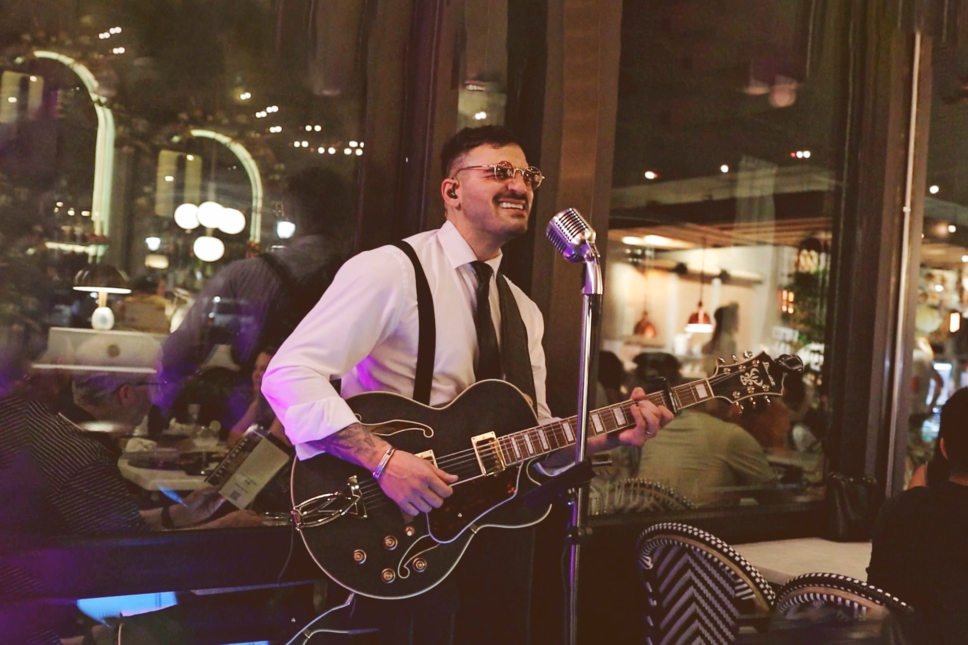 Renan Malato Singing at Orlando Mangoni Winter Garden